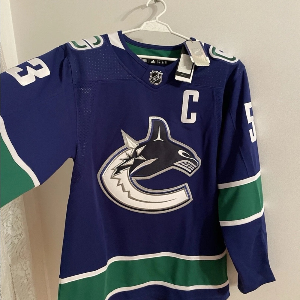 VANCOUVER CANUCKS HORVAT AUTHENTIC HAND STITCHED ADIDAS Size 46